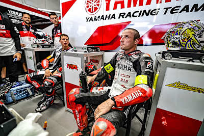 Schuldbewusster Blick von Jack Miller nach seinem Sturz im Qualifying