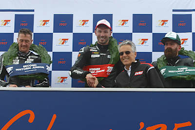 Dean Harrison, Paul Jordan, Sponsor Peter Duke und Jamie Coward (vlnr.)