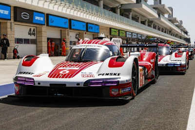 Die beiden Werks-Porsche 963 aus der FIA WEC
