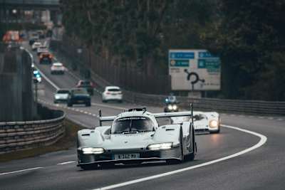 Der Porsche 963 RSP auf der Hunaudières bei Le Mans