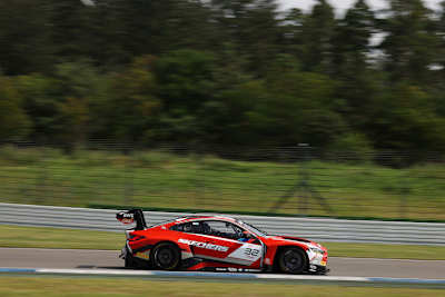 Der BMW M4 GT3 darf fünf Kilogramm ausladen