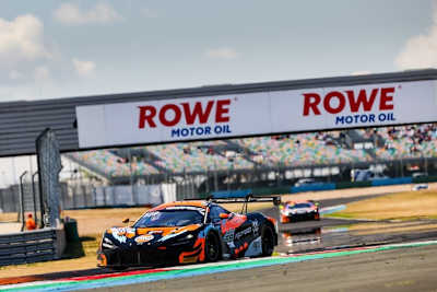 Hauchdünner McLaren-Sieg in Magny-Cours