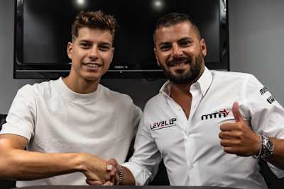 Matteo Bertelle mit MTA-Teammanager Alessandro Tonucci