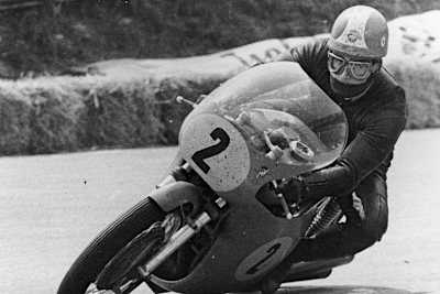 Ago Nazionale. Kein Rossi und kein Márquez konnten Giacomo Agostini vom ersten Platz der ewigen Bestenliste verdrängen. Der Italiener gewann 15-Weltmeisterschaften