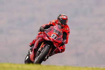 Nicolo Bulega auf der neuen Ducati V4R