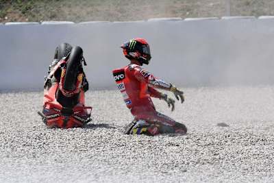 Bagnaia völlig fassungslos im Kiesbett