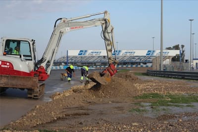 Bauarbeiten an der Strecke in Jerez nach Unwetterschäden