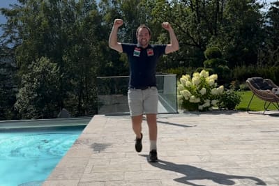 Matthias Walkner ohne Gehhilfen