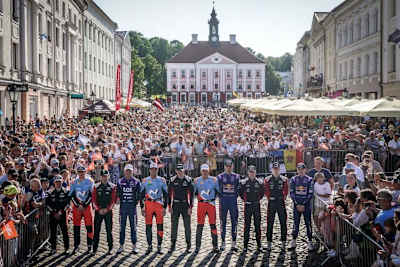 Vor dem Start zum achten Rallye WM-Lauf in Estland: Motivierte Fahrer und enthusiastische Zuschauer en masse