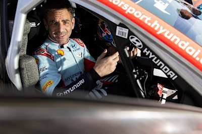   Cyril Abiteboul neben Ott Tänak