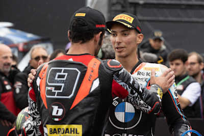 BMW-Star Toprak Razgatlioglu (re.) mit seinem Nachfolger Danilo Petrucci