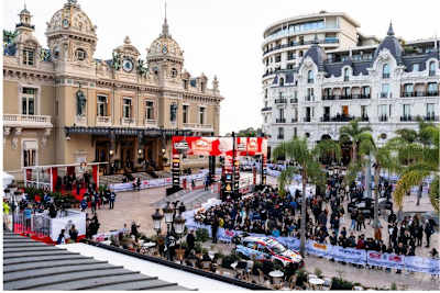 Die Rallye Monte Carlo startet traditionell am Spielcasino und nutzt 2026 wieder einen Teil der Grand Prix-Strecke für eine Wertungsprüfung