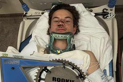 Cole Davies meldete sich aus dem Krankenhaus