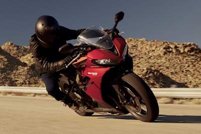 Triumph Daytona 660: Preisgünstig sportlich fahren ohne allzu tiefen Bückling 