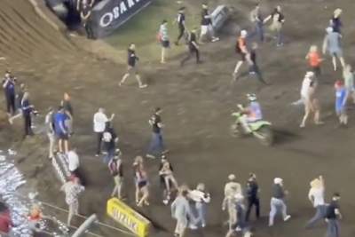 Die Zuschauer in Daytona stürmten noch während des Rennens die Strecke