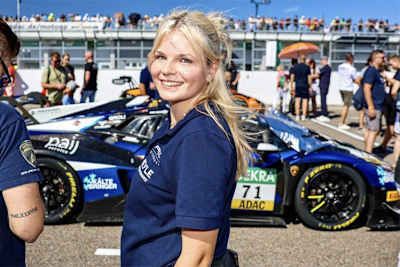 Holly Weber startet durch