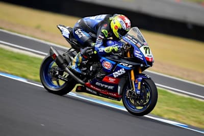 Dominique Aegerter musst sich zuerst an den SBK-Speed gewöhnen