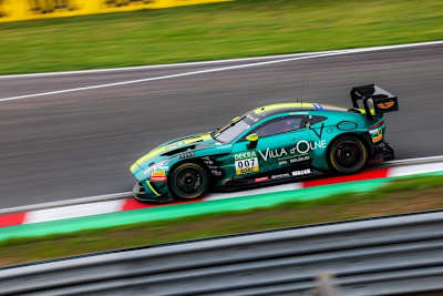 Beide Comtoyou Racing Aston Martin wurden disqualifiziert