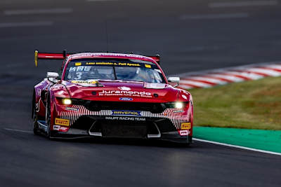 David Schumacher startet im roten Ford Mustang vom Haupt Racing Team