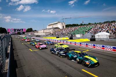 Nicolas Baert überraschte im Comtoyou Aston Martin