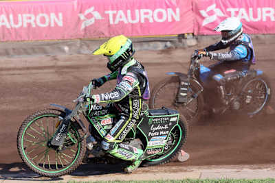 Patryk Dudek vor Bartlomiej Kowalski