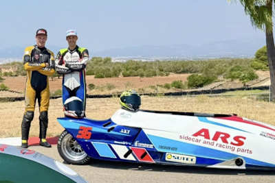 Thomas Gradinger (li.) und Tom Eder im Sidecar