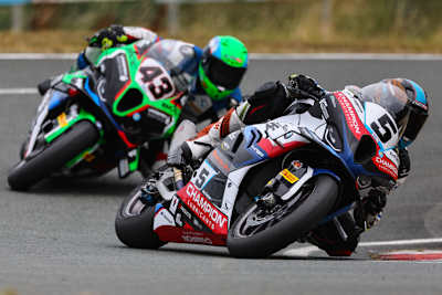 Jan Mohr vor Luca Grünwald