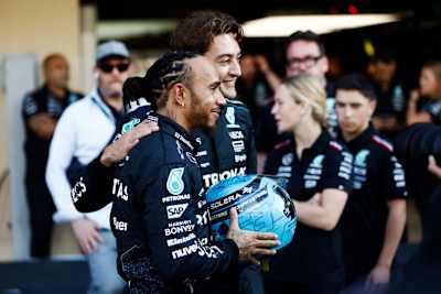 Letztes Rennen als Teamkollegen: George Russell und Lewis Hamilton 2024 in Abu Dhabi