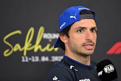 Carlos Sainz sprach in Bahrain über eine hohe Strafe, die er im Rennen zuvor aufgebrummt bekam