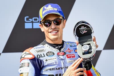 Startplatz 1: Applaus für Marc Márquez