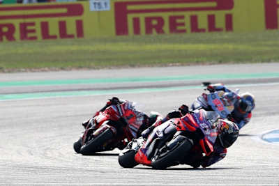 Jorge Martin vor Pecco Bagnaia und Marc Marquez