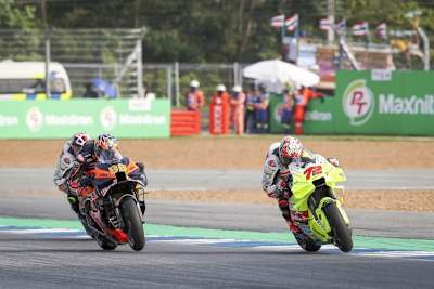 Milder Trost: Marco Bezzecchi vor KTM-Ass Binder und Teamkollege Di Giannantonio