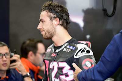 Enea Bastianini nach seinem ersten Crash mit der KTM