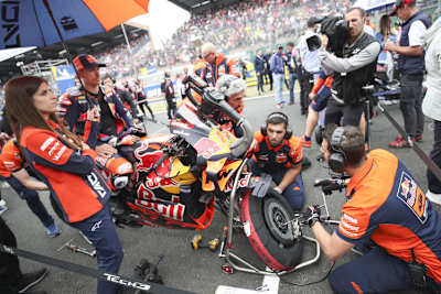 Maverick Viñales vor dem Start in Le Mans