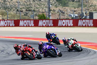 Pecco Bagnaia im Kampf mit Jack Miller und Johann Zarco