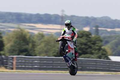 In Donington ist es an diesem Wochenende ungewöhnlich heiß