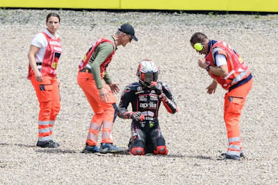 Marco Bezzecchi stürzte in Kurve 1