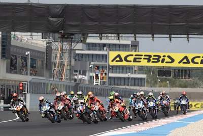 Der Start des ersten SBK-Laufs