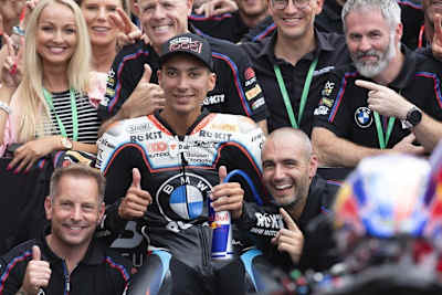 Toprak Razgatlioglu und sein ROKiT BMW-Team