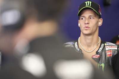 Spezielles Accessoire: Fabio Quartararo fuhr am Freitag mit einer Perlenkette um den Hals