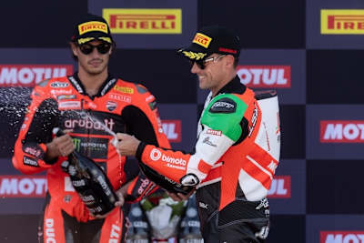 Alex Lowes war zwischenzeitlich schneller als Nicolo Bulega