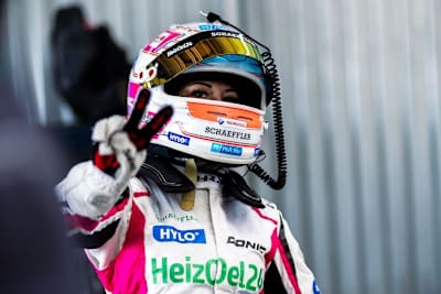 Peace! Carrie Schreiner ist zurück im ADAC GT Masters