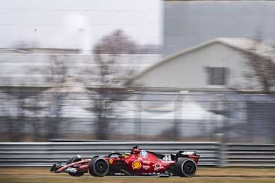 Lewis Hamilton drehte in Fiorano im SF-23 seine ersten F1-Runden in Rot