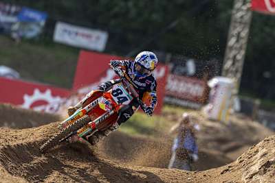 Jeffrey Herlings gewann den ersten Lauf in Kegums