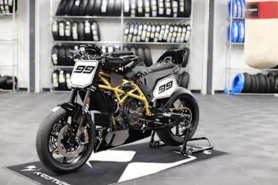 Krämer Super Hooligan: Naked Bike für die Rennstrecke