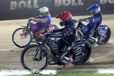 Kai Huckenbeck (rot) hatte einen super Einstand im Speedway-GP