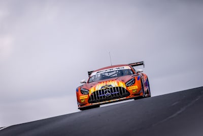 Der SunEnergy1 Racing Mercedes-AMG GT3 vom Team 75 Express von Kenny Habul