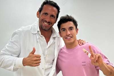 Arzt Ignacio Roger de Oña und Marc Márquez