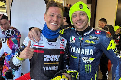 Dominique Aegeter mit Event-Veranstalter Valentino Rossi