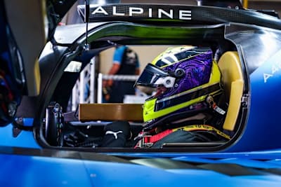 Mick Schumacher im Cockpit des Alpine A424